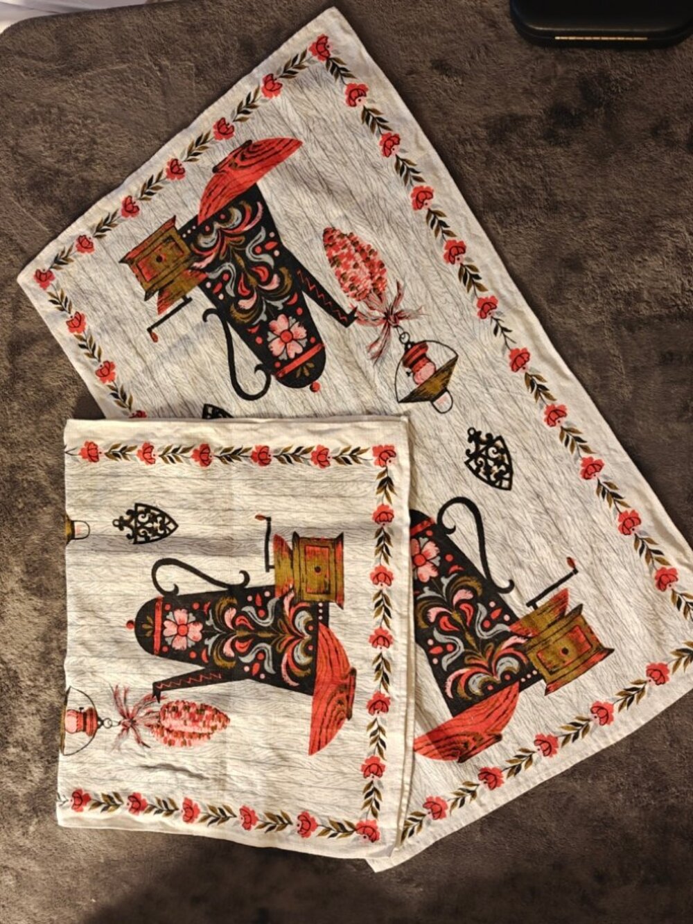 Vintage unused linen dishtowels